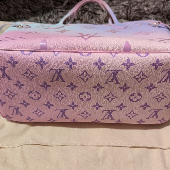 SOLD Louis Vuitton Giant Monogram Neverfull MM Sunrise Pastel Spring in the City - Picture 16 of 16